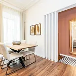 Lively 2 Bedroom Apartment In Iconic Alfama!